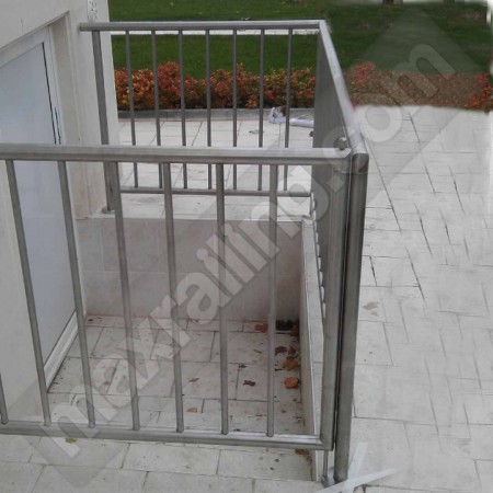 Иноксови парапети